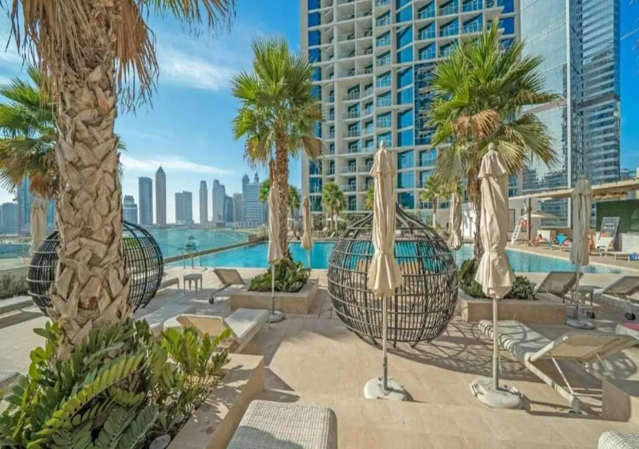 Bespoke Holiday Homes - Luxurious Studio In Damac Maison Prive Dubai Apartment