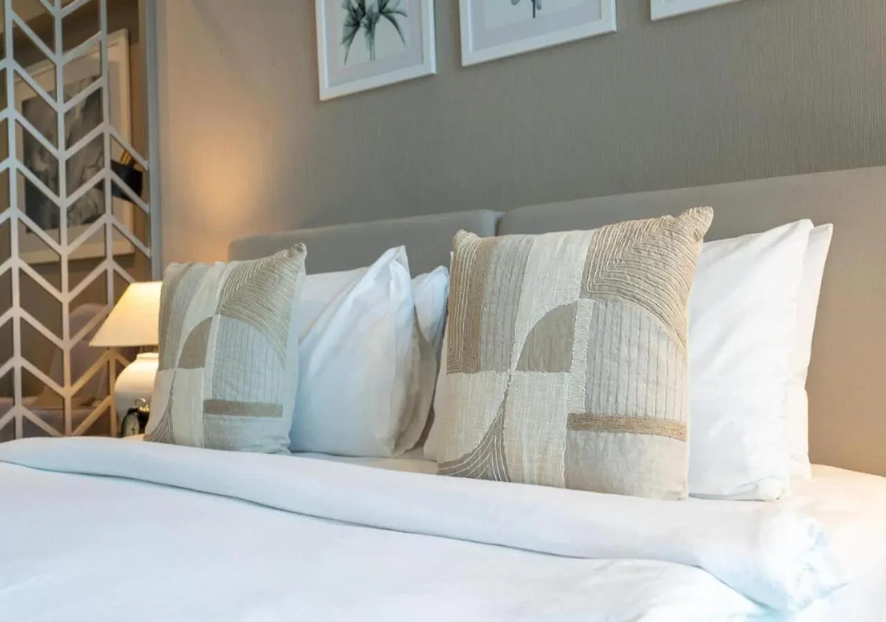 Bespoke Holiday Homes - Luxurious Studio In Damac Maison Prive Dubai United Arab Emirates