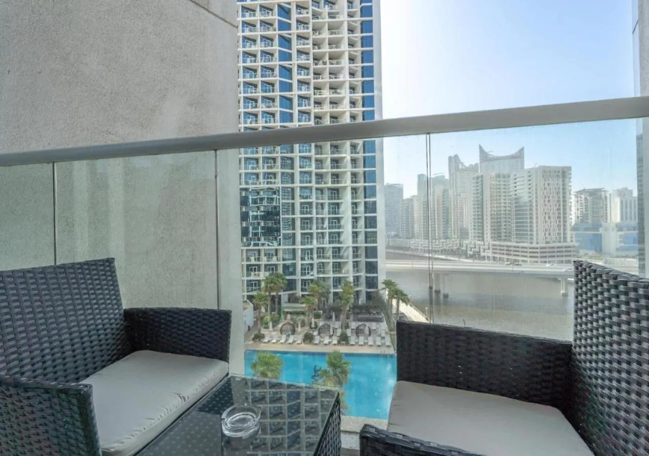 Bespoke Holiday Homes - Luxurious Studio In Damac Maison Prive Dubai Apartment