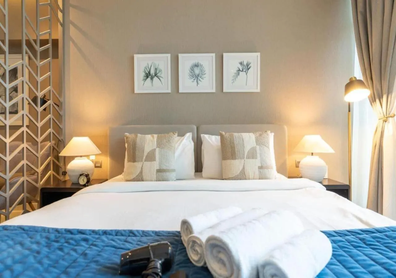 Bespoke Holiday Homes - Luxurious Studio In Damac Maison Prive Dubai